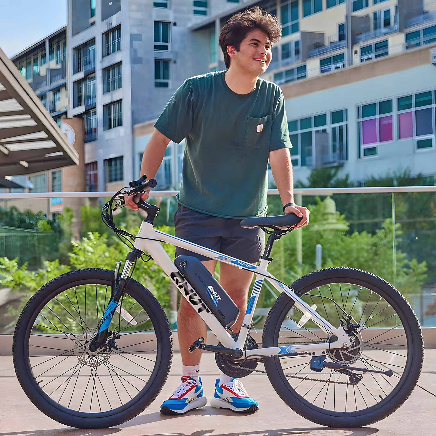 QNUT Victor Electric Mountain Bike in White Lifestyle 